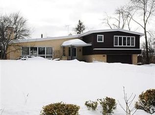 530 Sunset Ln, Glencoe, IL 60022