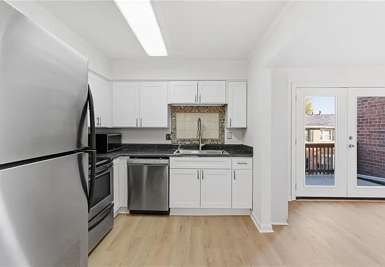 6520 Roswell Rd #79 — Photo 13