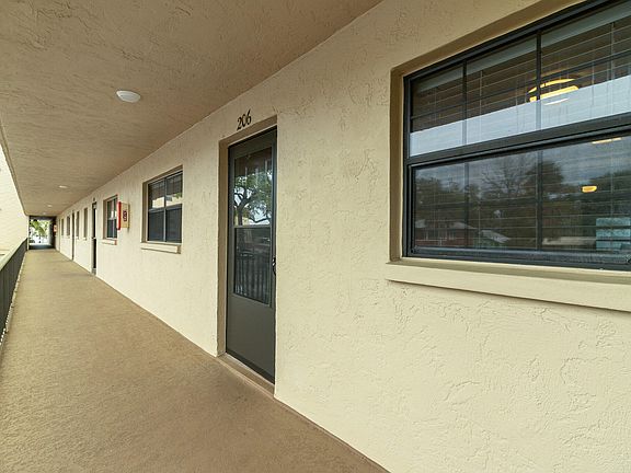3rd image of 1049 Rockledge Dr APT 206