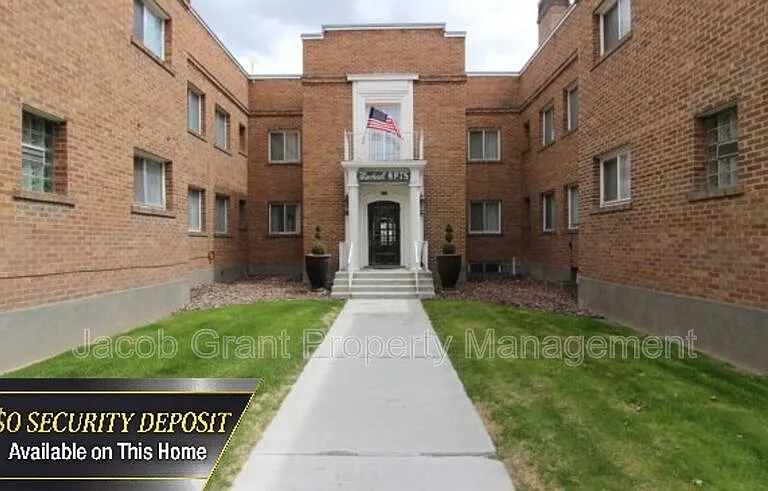 676 Memorial Dr #204 — Photo 1