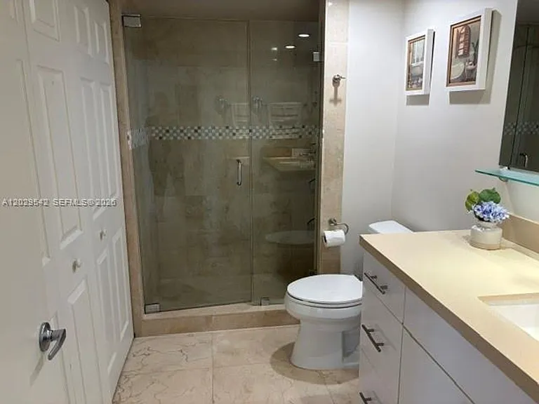 19707 Turnberry Way #4L — Photo 14