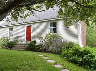 9 Golf Ln, Hebron, CT 06248