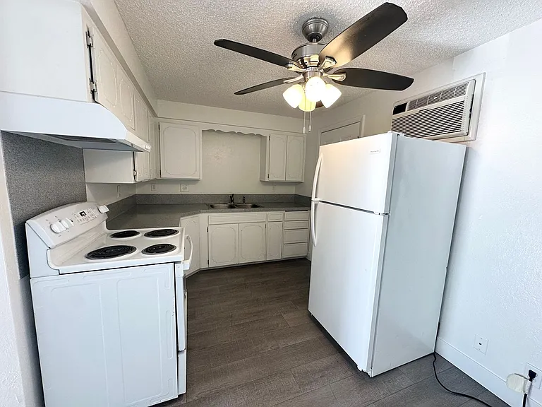 144 Smith Ave #14 — Photo 9