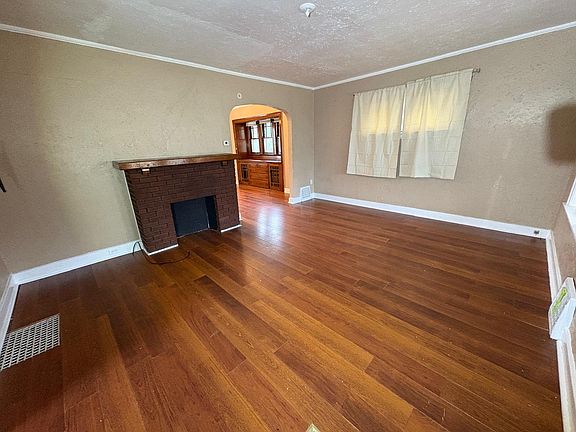 4th image of 3856 Hoiles Ave