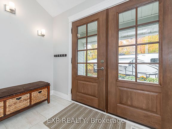 2nd image of 1238 Barnwell Cres