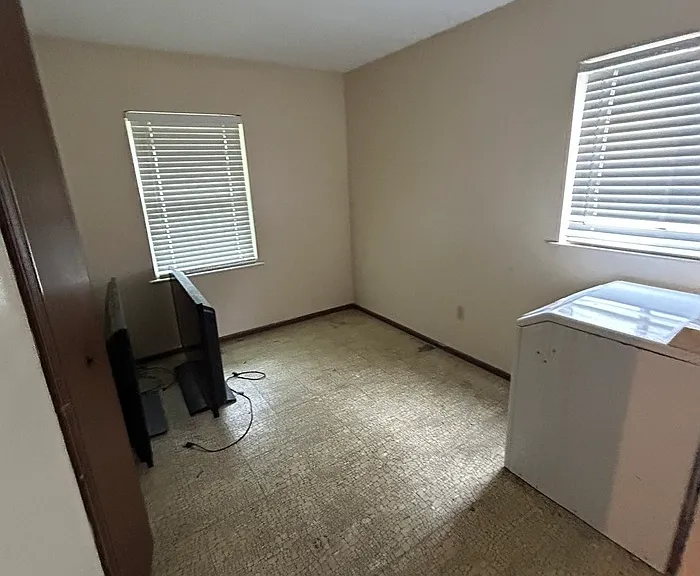 303 Wilson Park Ln — Photo 15