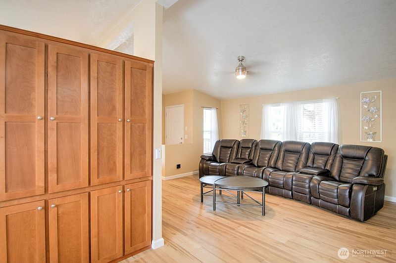 3rd image of 1205 Marion Street #22