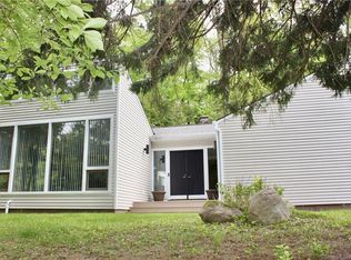 580 Mountain Rd, Cheshire, CT 06410