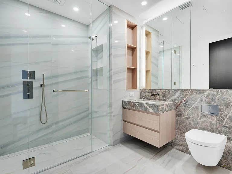 125 Greenwich St #62H — Photo 7