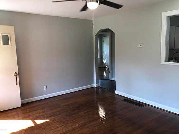 4th image of 10803 Alberta Dr