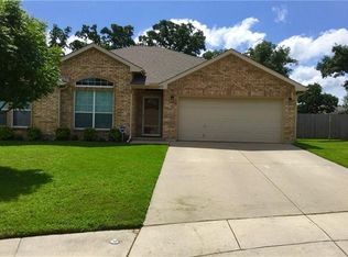 600 Kriston Dr, Azle, TX 76020