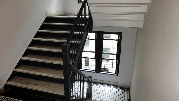 Rented by RC REAL ESTATE OF NEW YORK | media 44