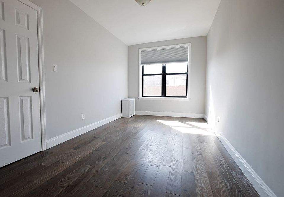 1st image of 4840 48th St APT 1R