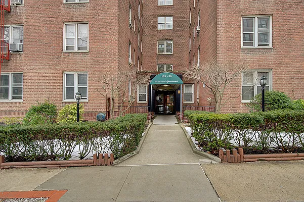 Sold by Benjamin Realty Since 1980 | media 27