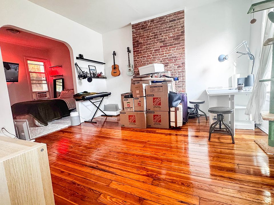 1st image of 3050 32nd St #2
