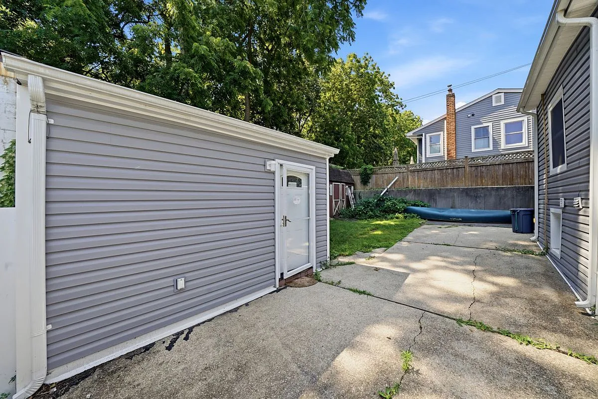 1 bed, 1.0 bath, 850 sqft, $2,500 — Photo 3