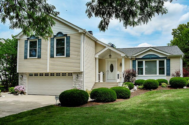 1st image of 243 Longridge Dr