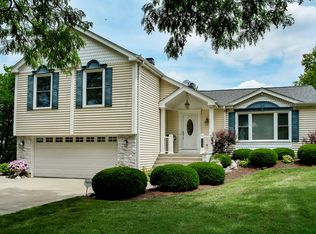 243 Longridge Dr, Bloomingdale, IL 60108