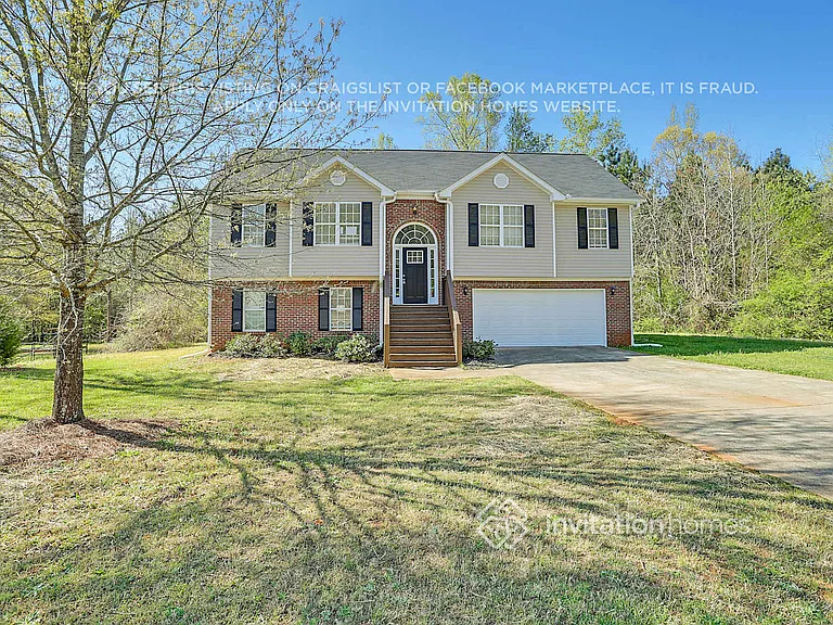 105 Valley View Dr — Photo 2