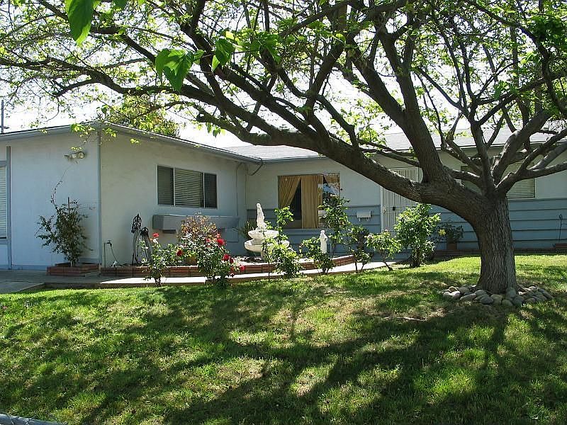This is an excellent oppertunity to own your own home in the east valley of SJ