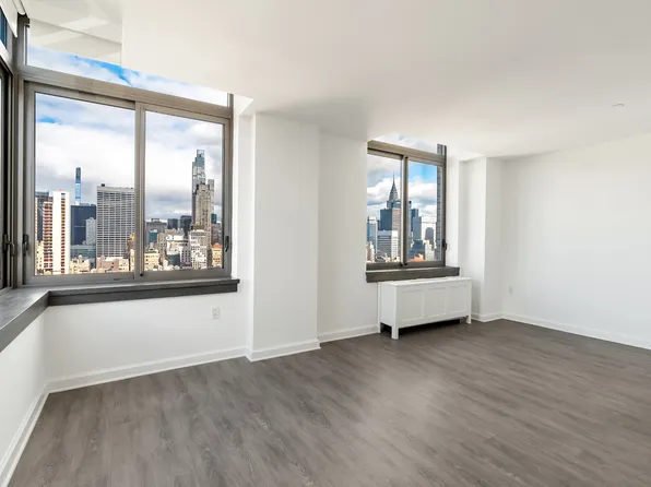 35 West 33rd Street image 2 of 25