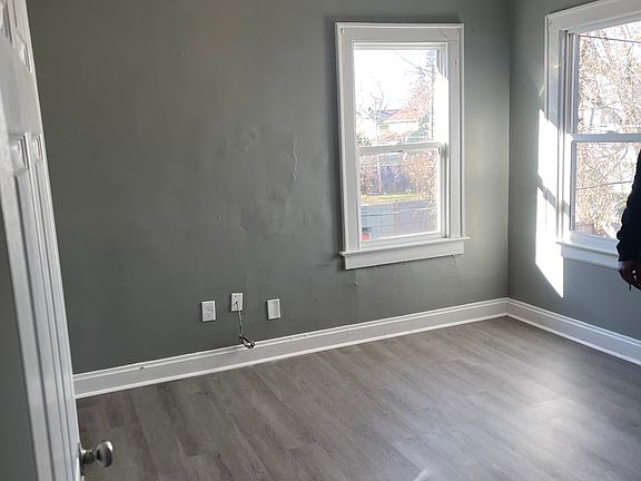 3rd image of 1136 E 16th Ave