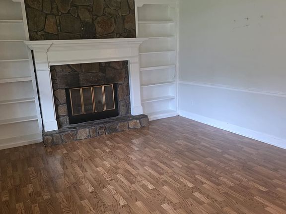 4th image of 148 Colby Dr NE #1