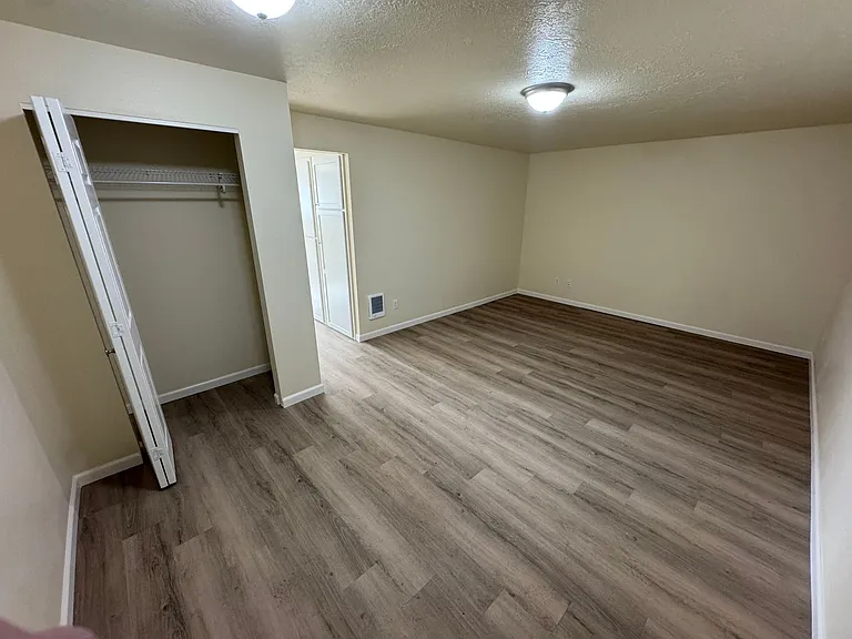 2215 Elm St SW — Photo 46