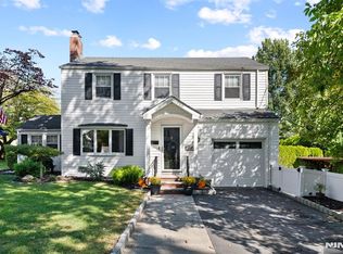 276 Greenway Ter, River Edge, NJ 07661