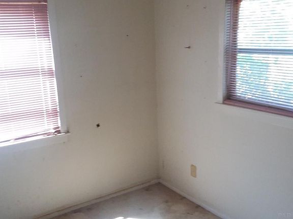 4th image of 714 Lasalle Way