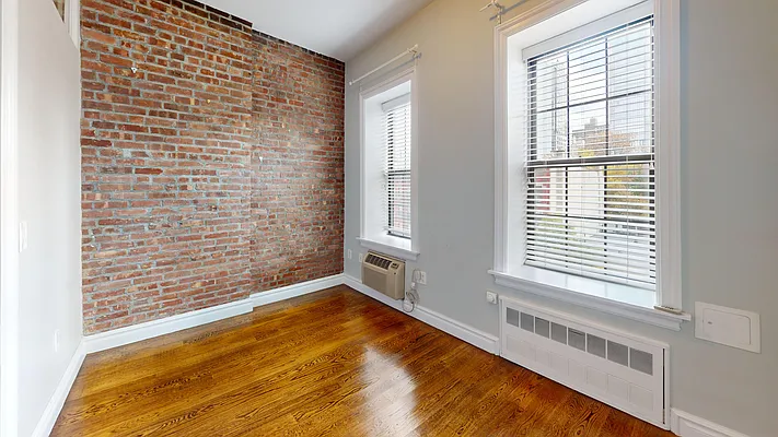 Rented by Bond New York | media 38