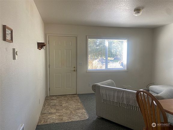 4th image of 22206 V Lane