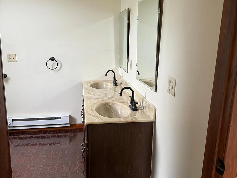 Gates Dr — Photo 19