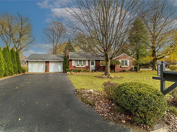 2nd image of 101 Redwood Dr