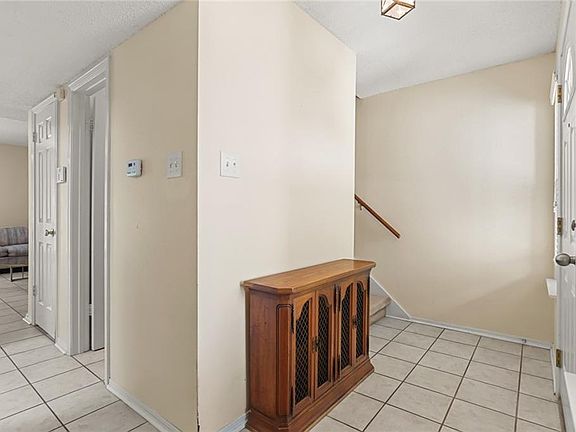2nd image of 2762 Mount Laurel Dr
