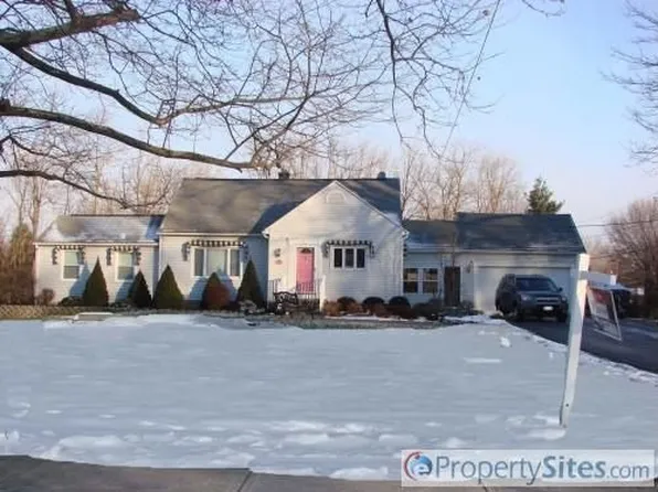 78 Straub Rd, Rochester, NY 14626