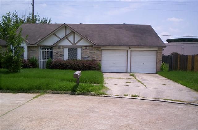 1st image of 3202 Bolton Gardens Dr