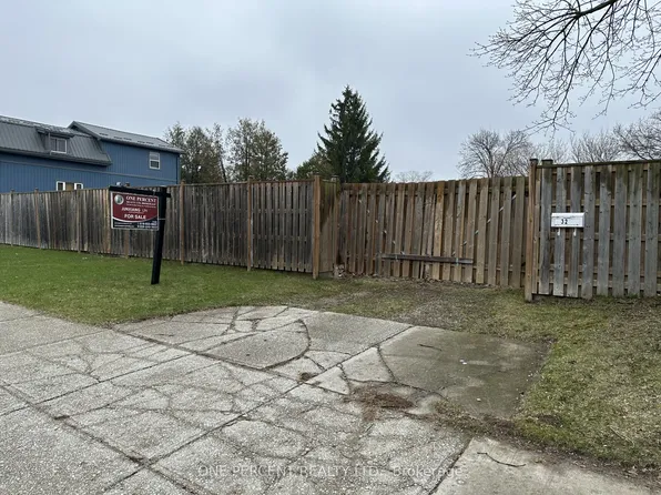 30 Hume St E, London, ON N5Z 2N8