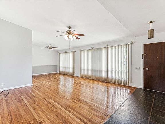 3rd image of 163 Forest Brook Ln
