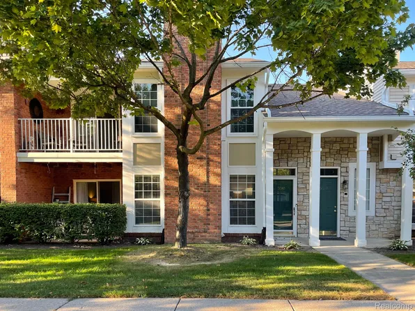 56145 Troon Dr N, Utica, MI 48316