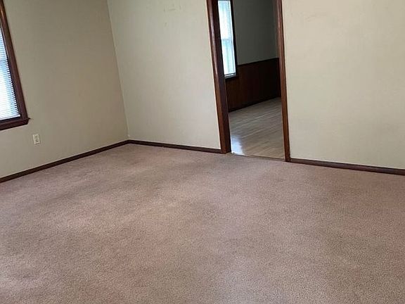 3rd image of 2404 E Pine Ave