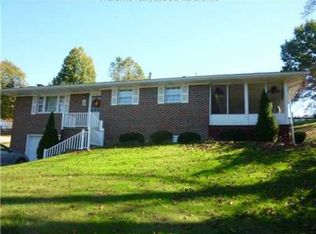 100 Stone Dr, Elkview, WV 25071