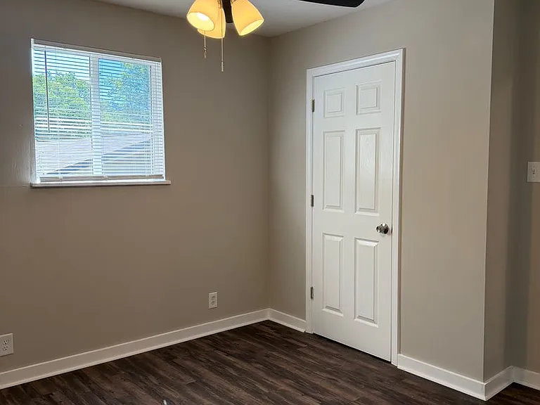 4535 Briarwood Dr — Photo 15