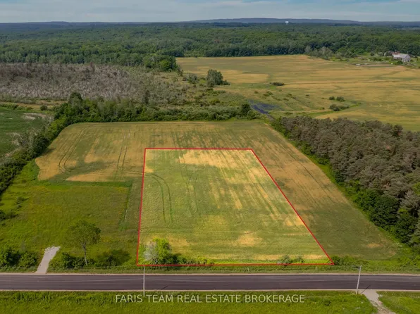 584 Curry Rd, Penetanguishene, ON L9M 2C8