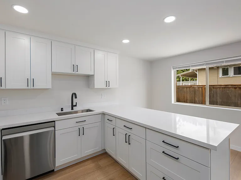 2201 NW 64th St #D — Photo 15