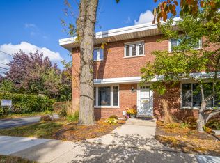 104 E Lincoln St, Mount Prospect, IL 60056