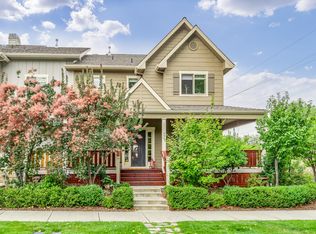 999 Camelot Dr, Ashland, OR 97520