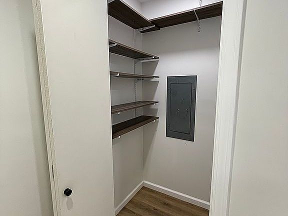 Master linen closet 