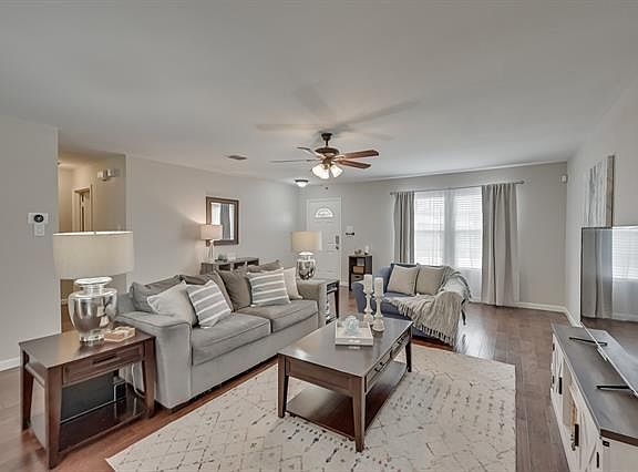 4th image of 4505 Martingale View Ln