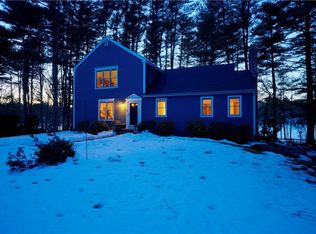 18 Riverview Dr, Wood River Junction, RI 02894